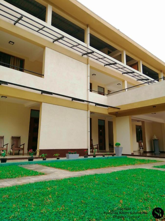 Sparkling Resort Kataragama Luaran gambar