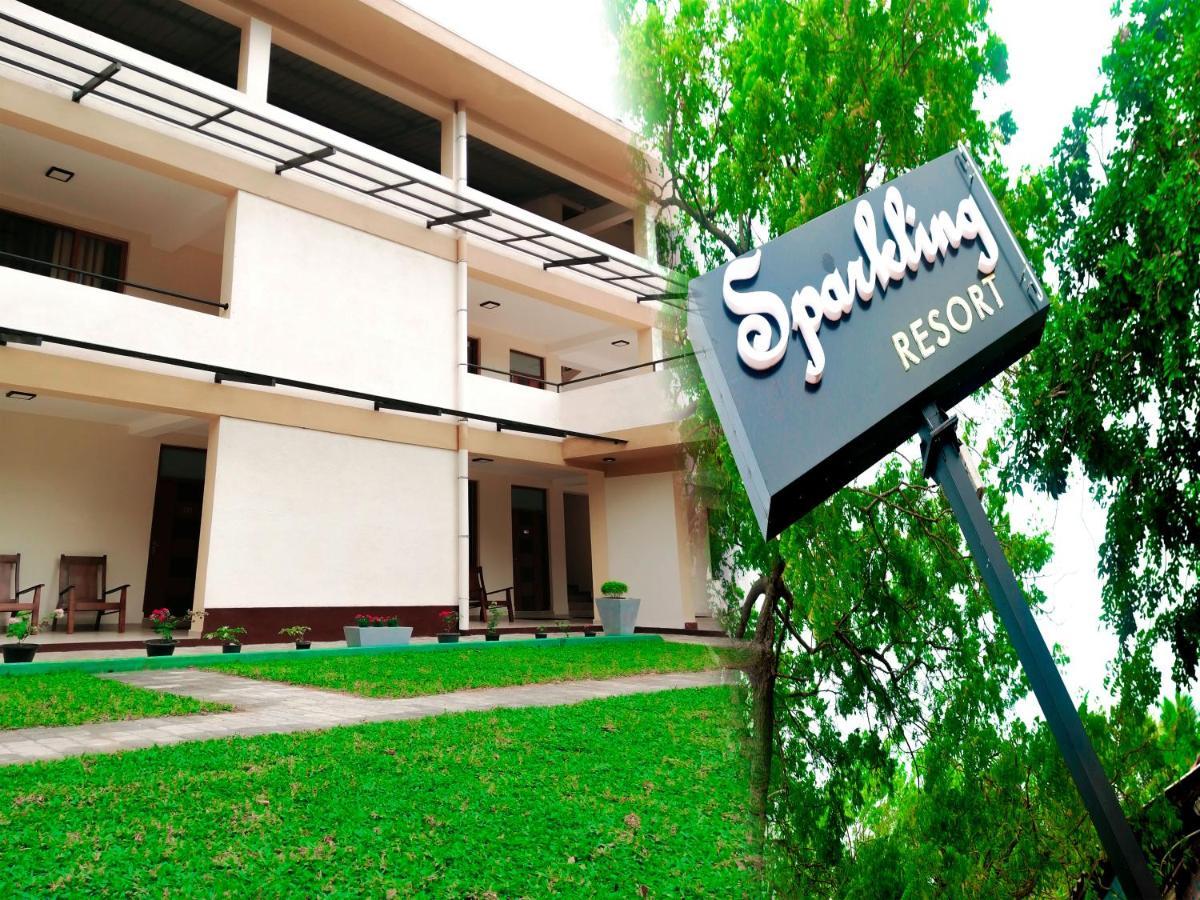 Sparkling Resort Kataragama Luaran gambar