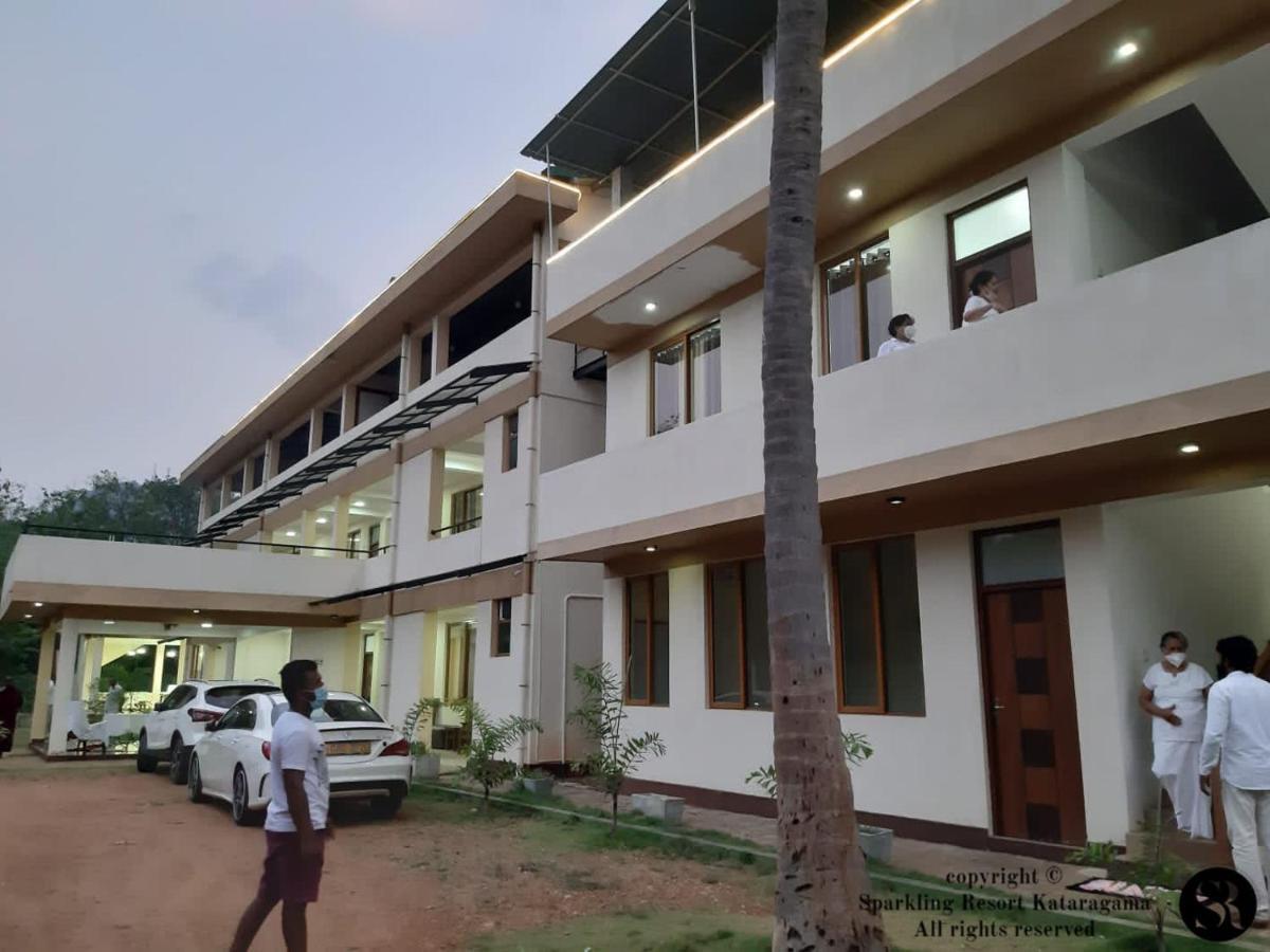 Sparkling Resort Kataragama Luaran gambar