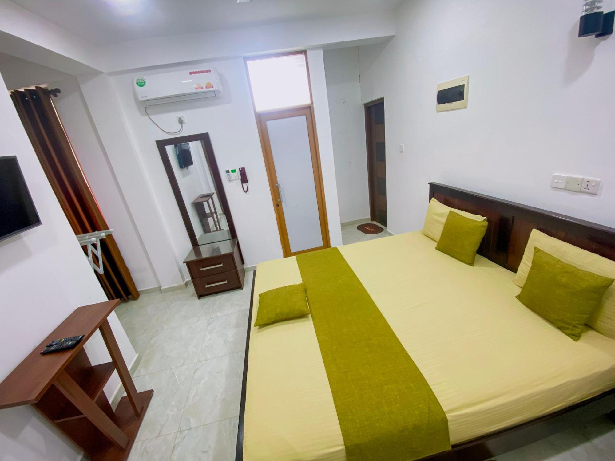 Sparkling Resort Kataragama Luaran gambar