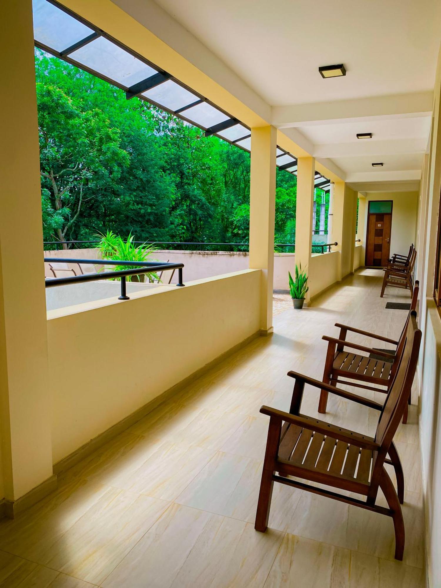 Sparkling Resort Kataragama Luaran gambar