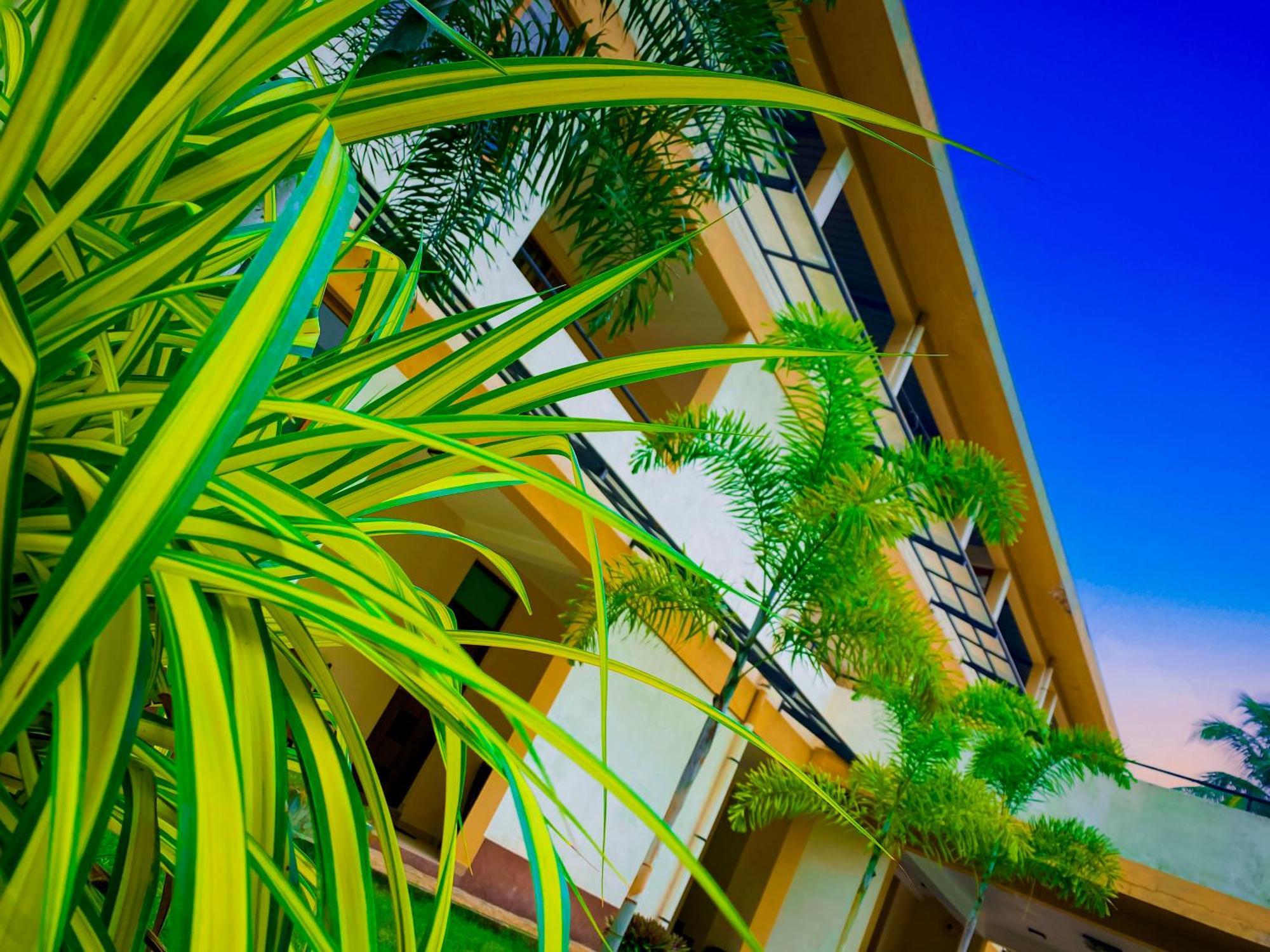 Sparkling Resort Kataragama Luaran gambar