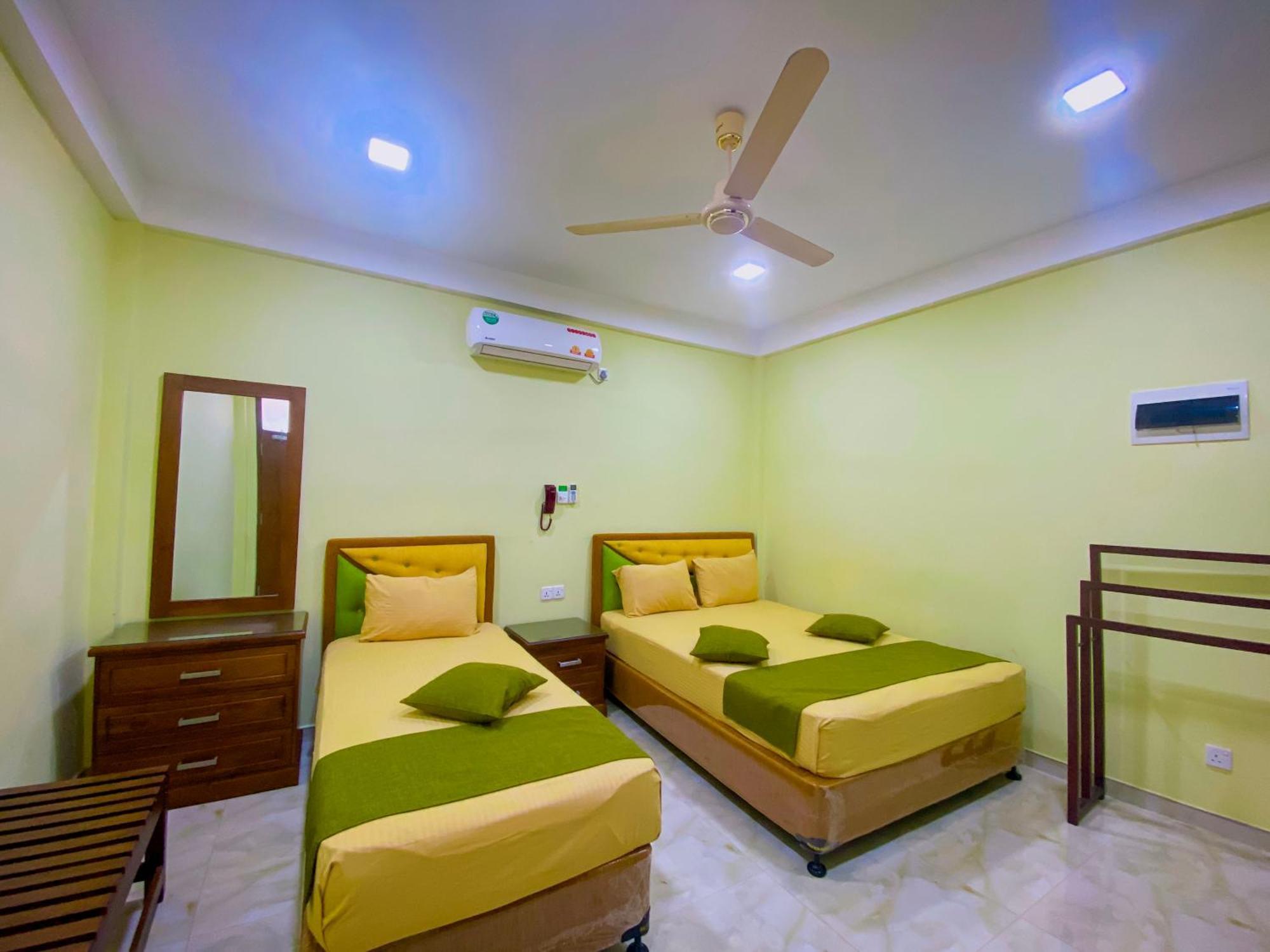 Sparkling Resort Kataragama Luaran gambar